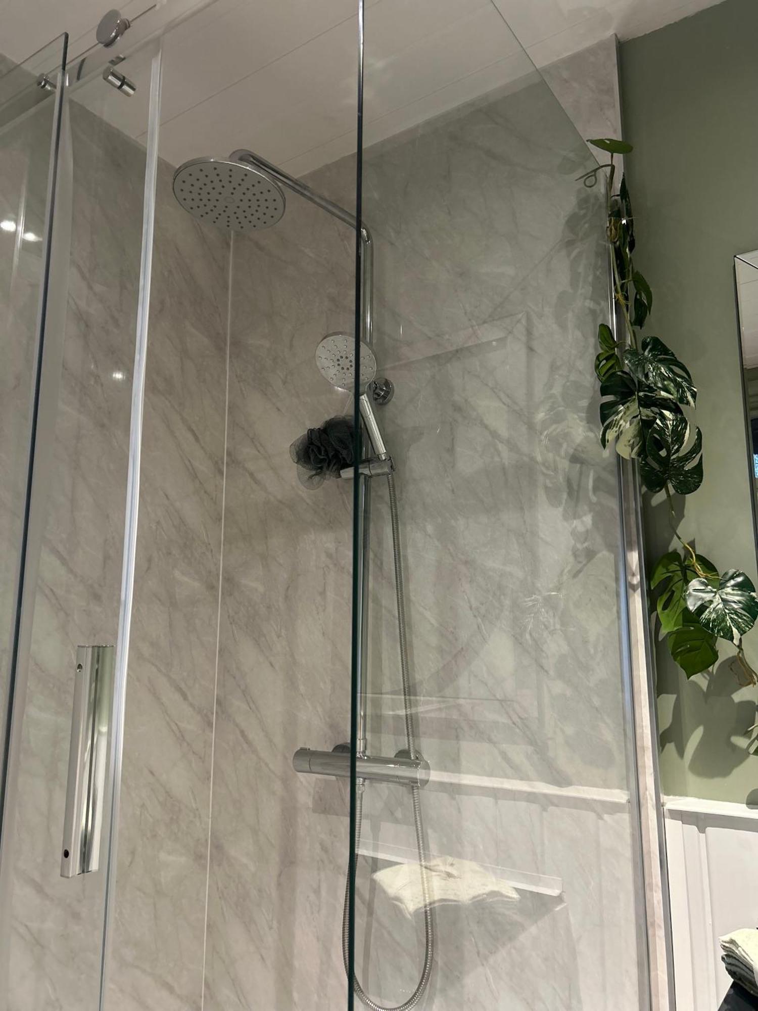 Park View Is A Beautiful Whole Entire House Close To Town Centre, Sleeps 8 In 4 Rooms, 2 Doubles And 4 Single Beds With 2 Shower Rooms, Available For Holidays, Insurance Stays, Trades People, Contractors, Pets Welcome Wisbech Exterior foto