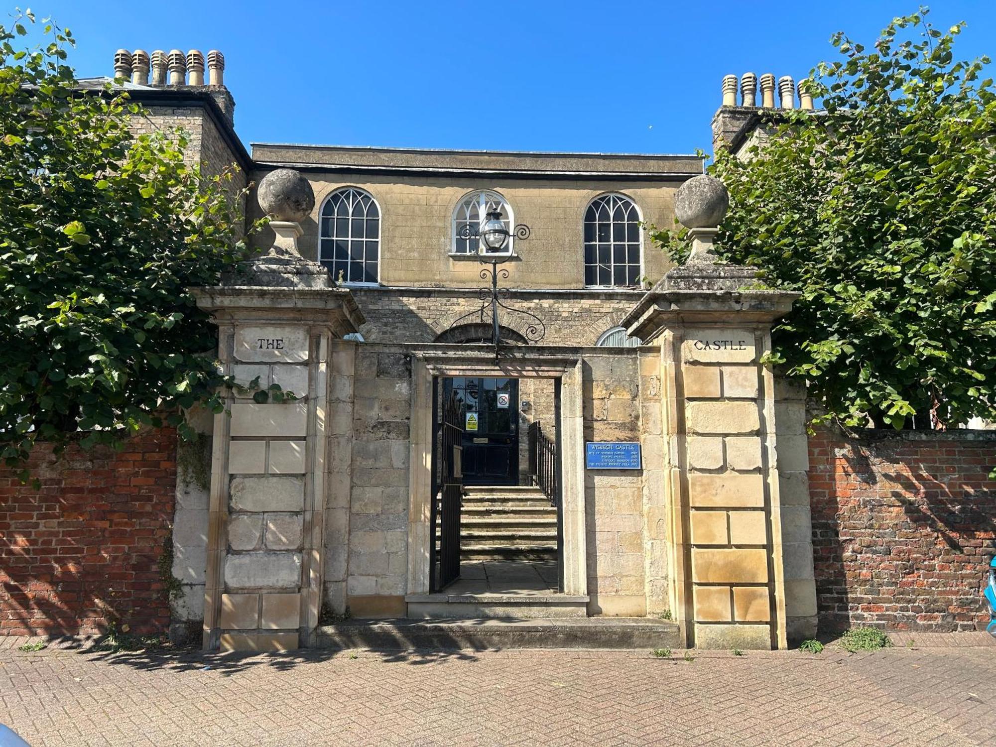 Park View Is A Beautiful Whole Entire House Close To Town Centre, Sleeps 8 In 4 Rooms, 2 Doubles And 4 Single Beds With 2 Shower Rooms, Available For Holidays, Insurance Stays, Trades People, Contractors, Pets Welcome Wisbech Exterior foto
